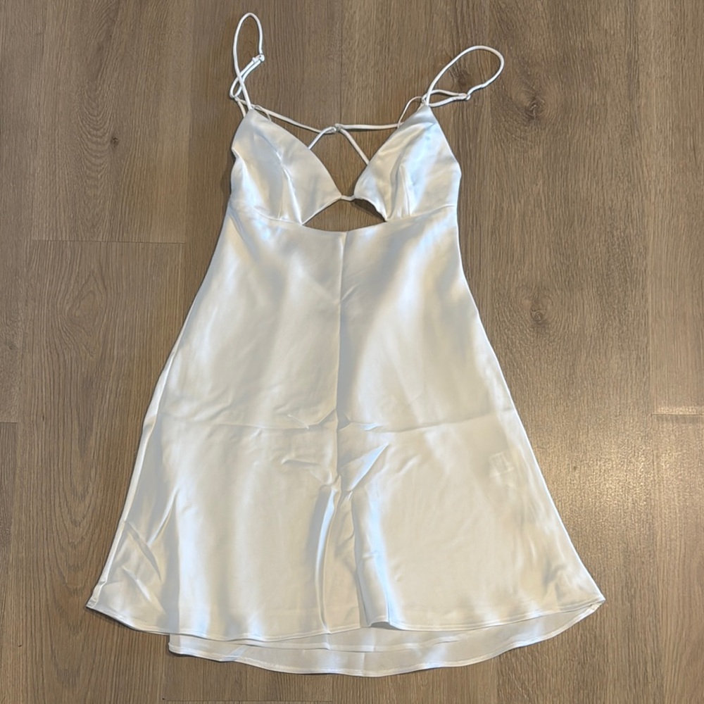 Zara White Mini Dress with Spaghetti Straps and Keyhole Detail